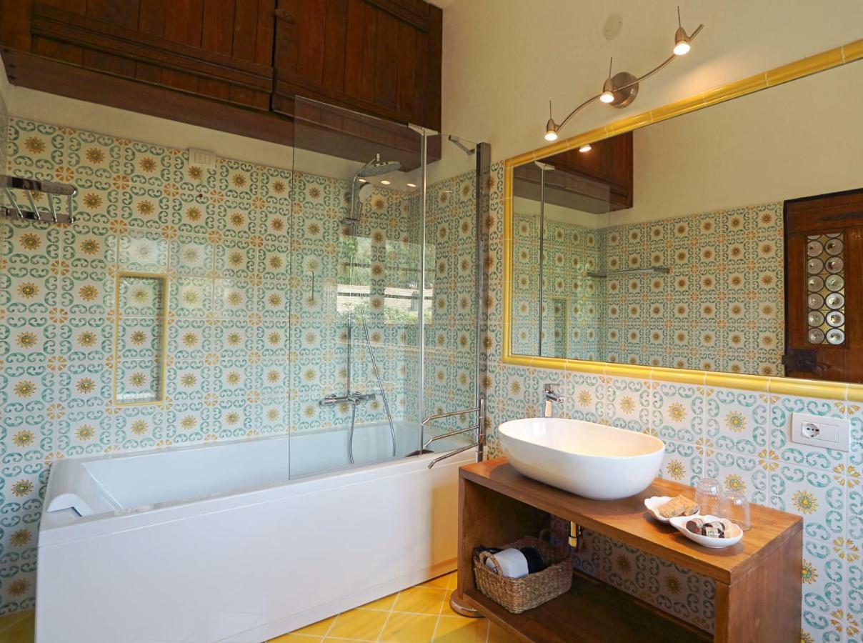 Relais Rantegosa - Holiday Home Кьявари Экстерьер фото